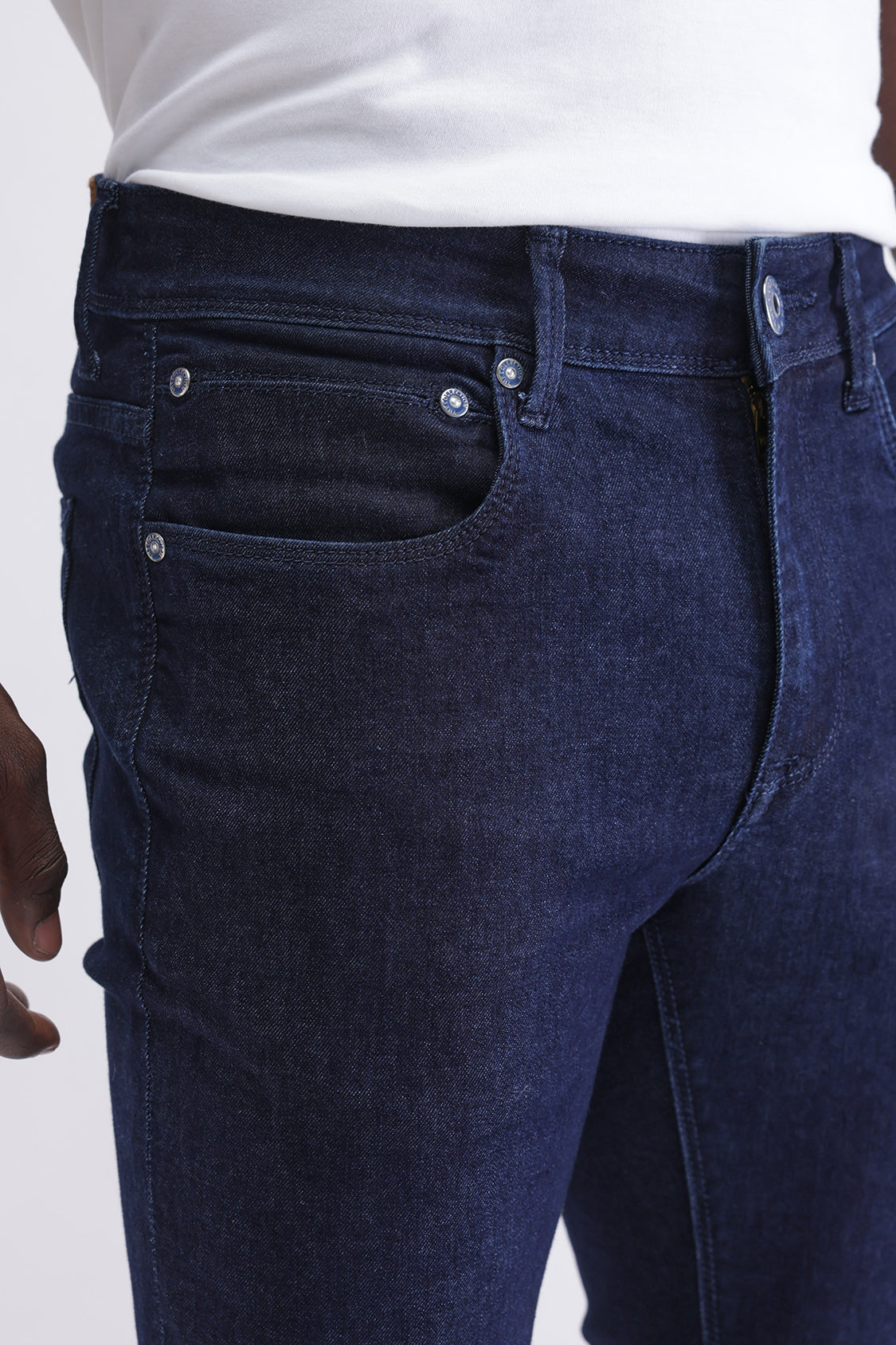 SLIM FIT DARK WASH JEANS