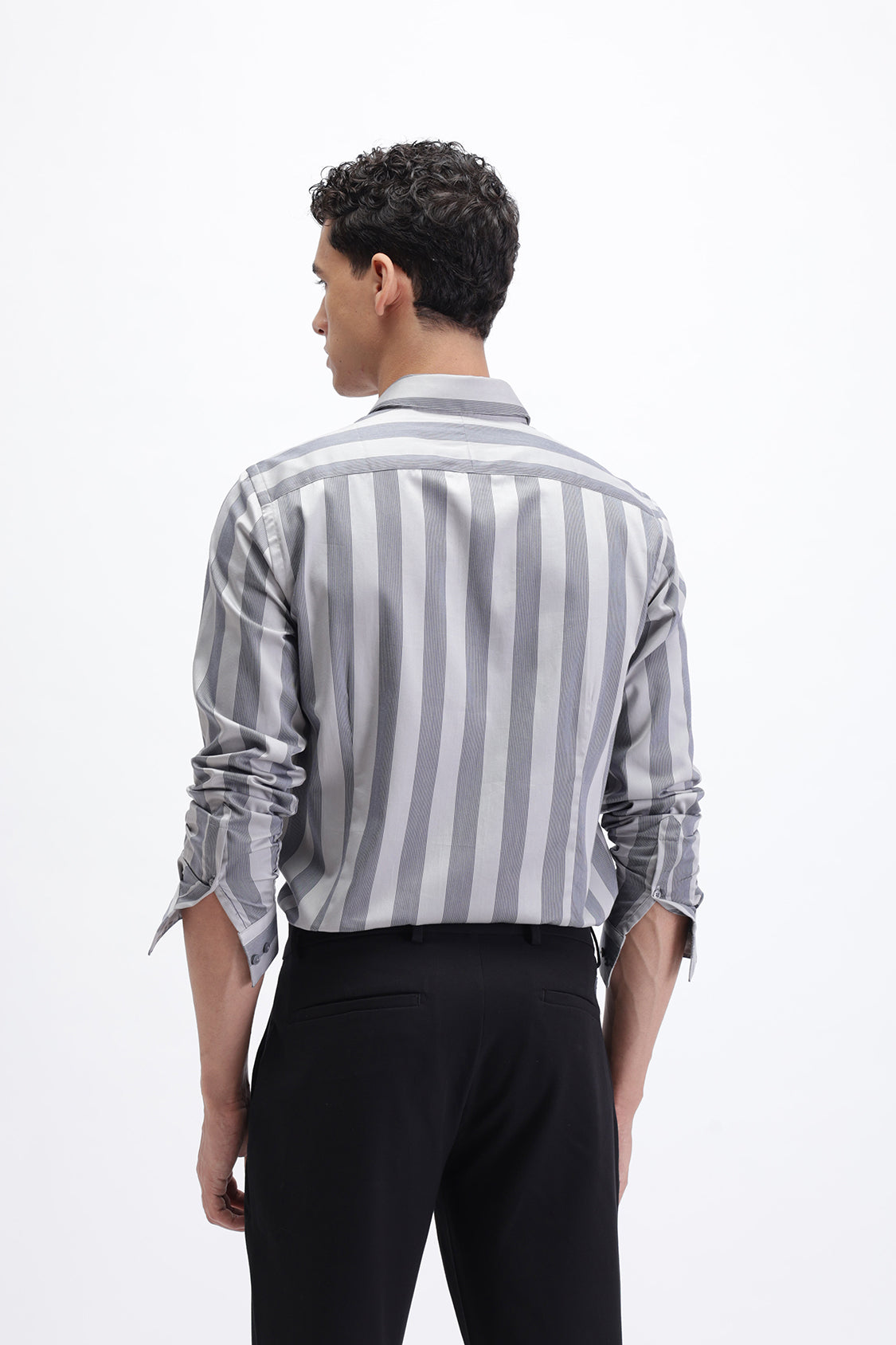 STRIPED SLIM FIT SHIRT