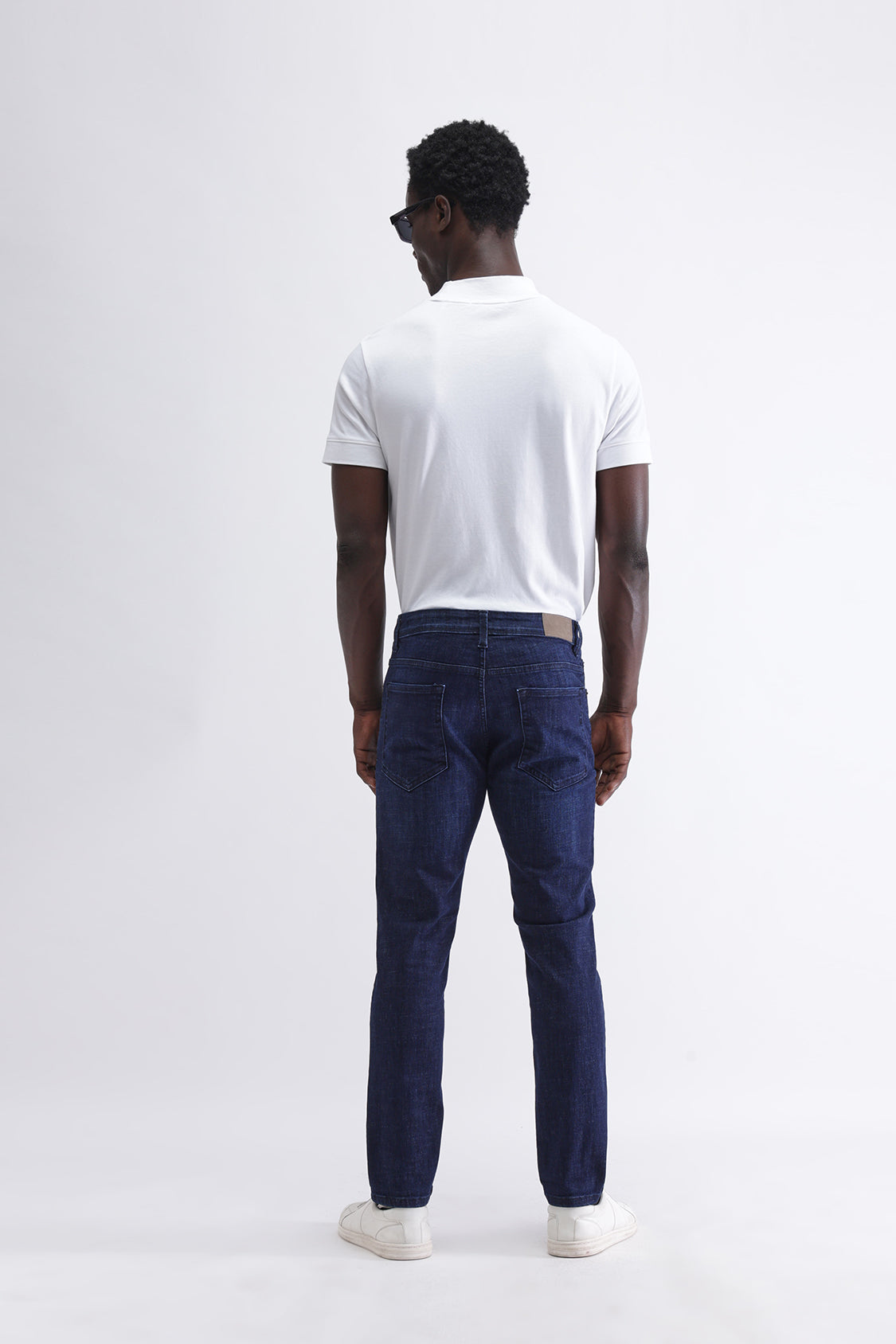 SLIM FIT DARK WASH JEANS