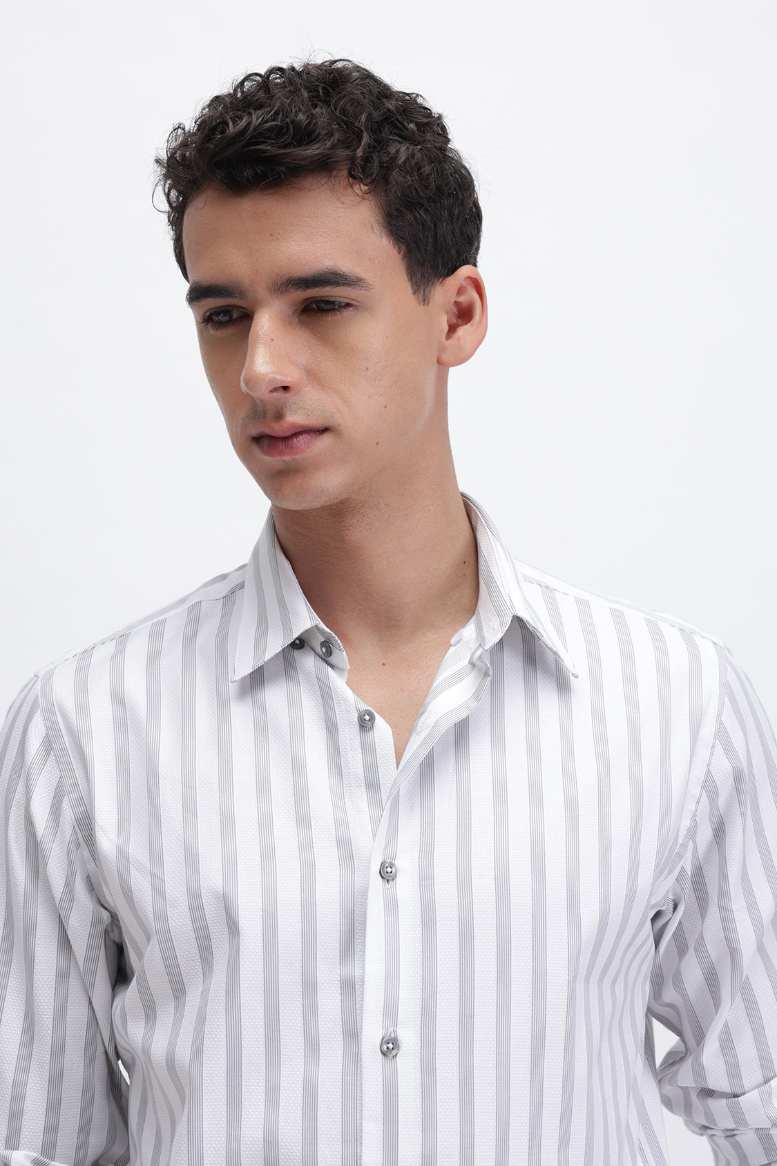 VERTICAL STRIPED SLIM FIT SHIRT
