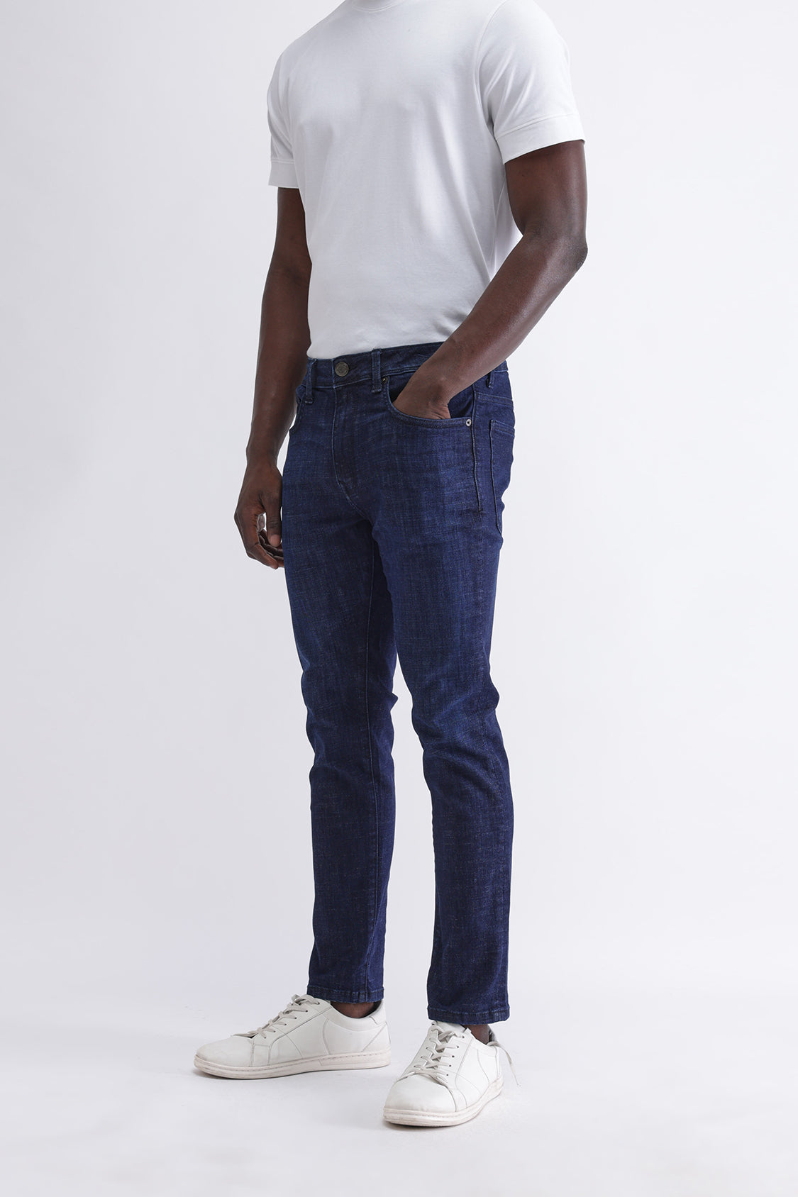 SLIM FIT DARK WASH JEANS