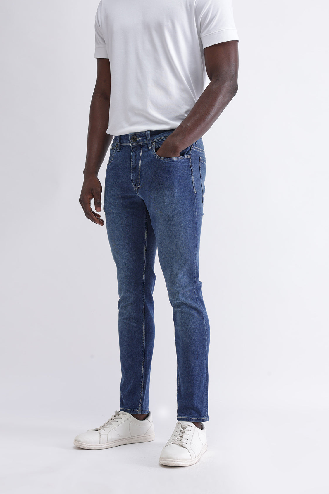 Men Slim Mid Rise Blue Jeans