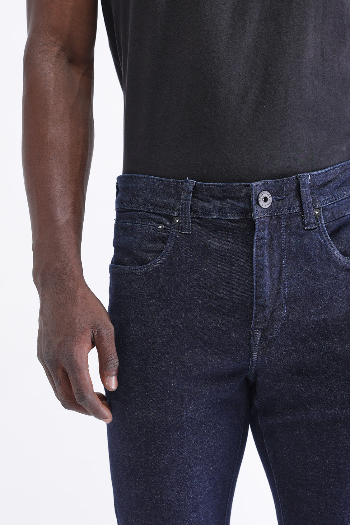 SLIM FIT DARK WASH JEANS