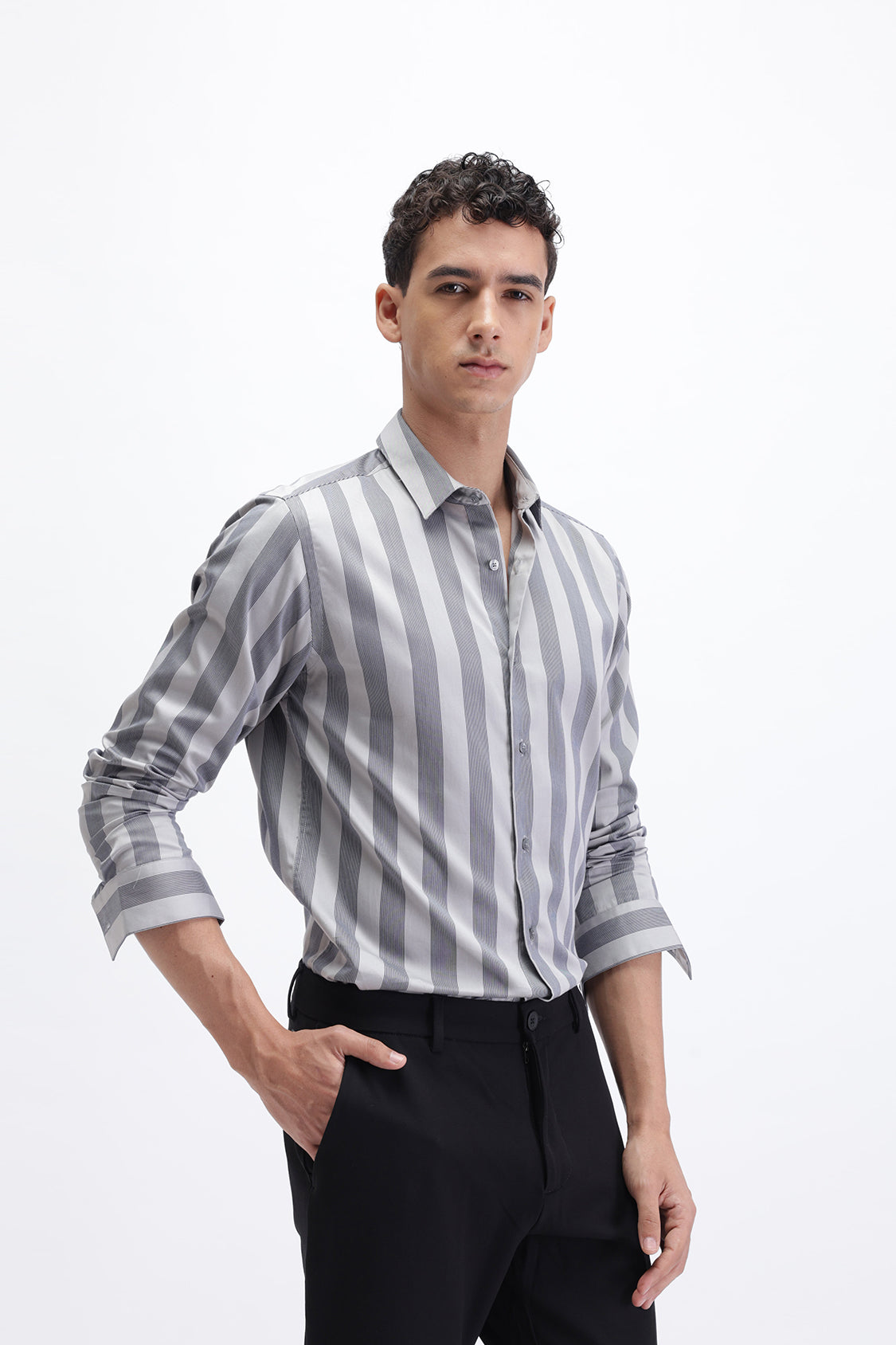 STRIPED SLIM FIT SHIRT