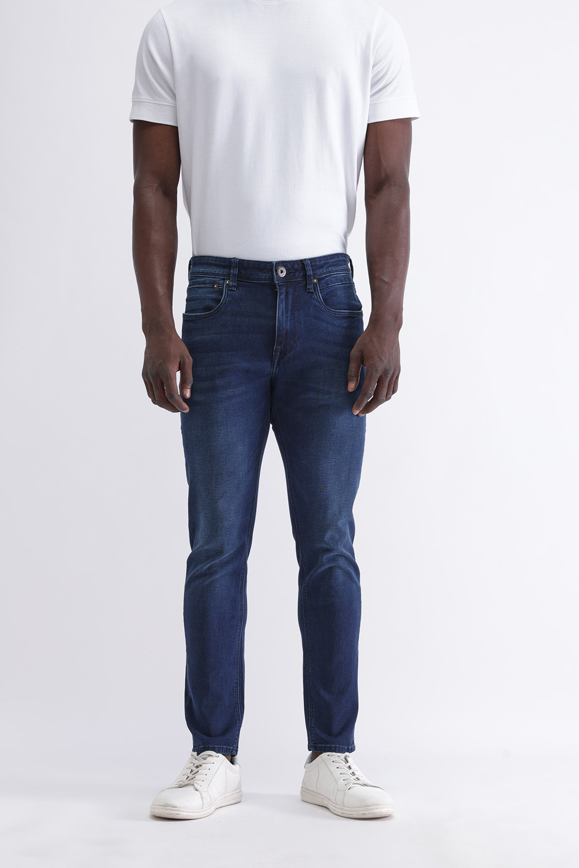 Men Slim Mid Rise Blue Jeans