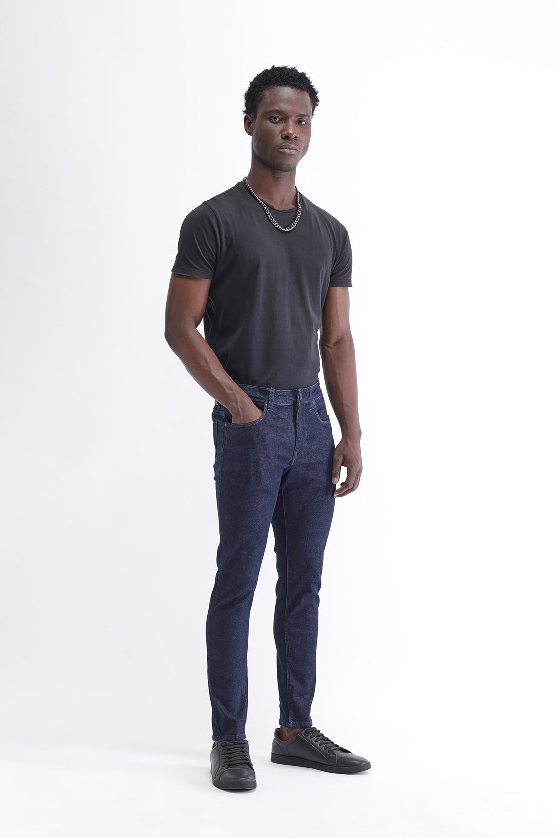 SLIM FIT DARK WASH JEANS
